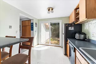 8730 Palatine Ave N, Seattle, WA 98103 - Photo 14