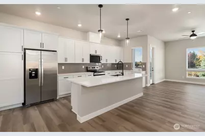 12814 66th Avenue S, Seattle, WA 98178 - Photo 6