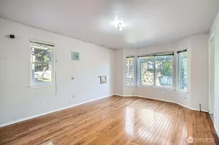 5525 Renton Ave S, Seattle, WA 98118 - Photo 6