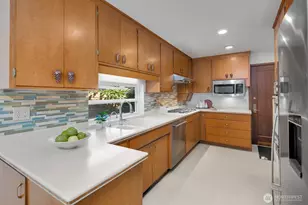 3051 44th Ave W, Seattle, WA 98199 - Photo 14