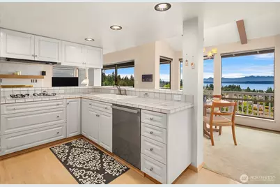 231 Skyline Drive, Edmonds, WA 98020 - Photo 10