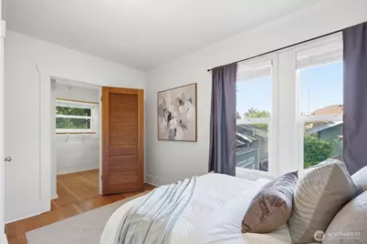 1709 N 35th Street, Seattle, WA 98103 - Photo 14