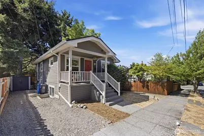 1709 N 35th Street, Seattle, WA 98103 - Photo 2