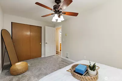 22445 Sunridge Way NE, Poulsbo, WA 98370 - Photo 18