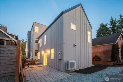 2935 39th Avenue SW, Seattle, WA 98116 - Photo 1