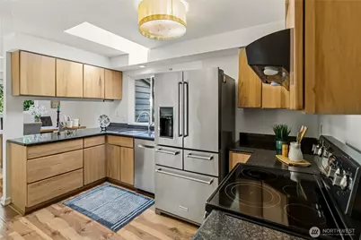 10320 NE 123rd Place, Kirkland, WA 98034 - Photo 8