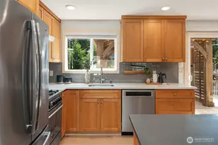 8003 NE 128th St, Kirkland, WA 98034 - Photo 14