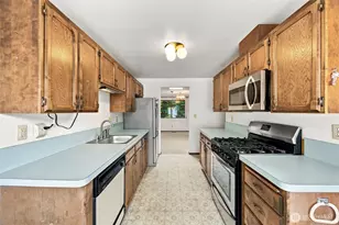 1018 S 244th Pl, Des Moines, WA 98198 - Photo 18