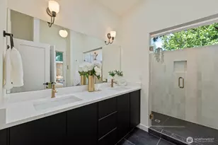 817 NE 100th St, Seattle, WA 98125 - Photo 14