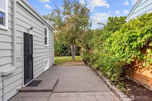 1022 NE 72nd St, Seattle, WA 98115 - Photo 24