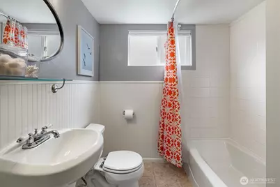 1022 NE 72nd Street, Seattle, WA 98115 - Photo 14