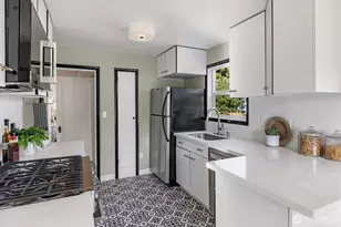 1022 NE 72nd St, Seattle, WA 98115 - Photo 8