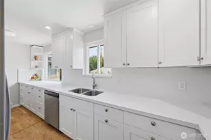 3844 49th Ave SW, Seattle, WA 98116 - Photo 4