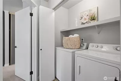 1266 Bellevue Way #4, Bellevue, WA 98004 - Photo 20