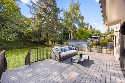 9047 51st Avenue NE, Seattle, WA 98115 - Photo 20