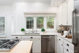 23837 SE 45th St, Sammamish, WA 98029 - Photo 8