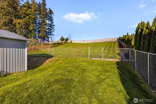 17505 38th Ave Ct E, Tacoma, WA 98446 - Photo 34