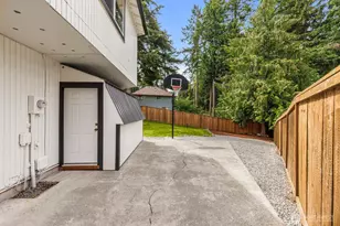 18103 81st St E, Bonney Lake, WA 98391 - Photo 10