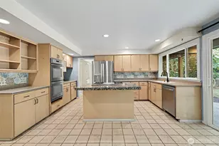 2235 Sahalee Dr E, Sammamish, WA 98074 - Photo 4