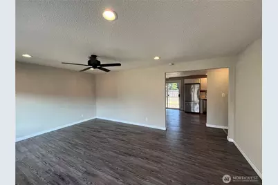 3302 20th Street SE, Auburn, WA 98092 - Photo 2