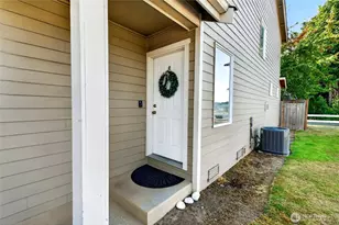 302 29th St SE, Auburn, WA 98002 - Photo 2
