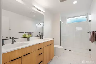 9212 20th Avenue SW #B, Seattle, WA 98106 - Photo 16