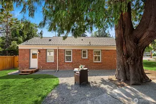 11056 Goodwin Way NE, Seattle, WA 98125 - Photo 22