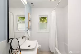 11056 Goodwin Way NE, Seattle, WA 98125 - Photo 18
