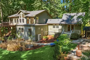 12640 Manzanita Rd NE, Bainbridge Island, WA 98110 - Photo 2