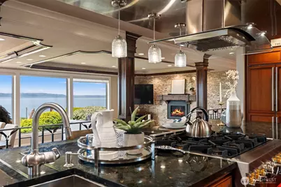 8723 Talbot Road, Edmonds, WA 98026 - Photo 16