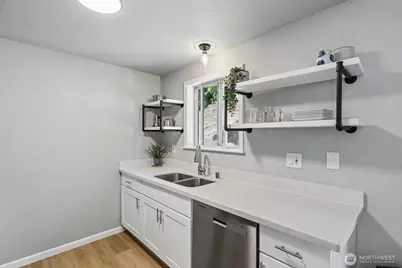 814 S Davies Road, Lake Stevens, WA 98258 - Photo 8