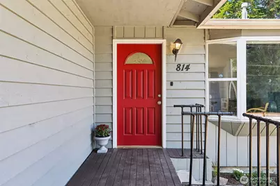 814 S Davies Road, Lake Stevens, WA 98258 - Photo 2