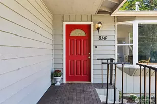 814 S Davies Rd, Lake Stevens, WA 98258 - Photo 2
