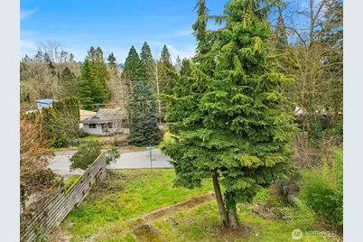 9229 45th Avenue NE, Seattle, WA 98115 - Photo 2