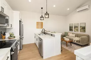 2402 Cleveland Ave, Everett, WA 98201 - Photo 10