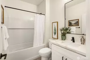 2402 Cleveland Ave, Everett, WA 98201 - Photo 8