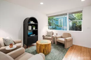 906 13th Ave, Seattle, WA 98122 - Photo 16