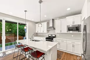18630 Greenwood Pl E, Bonney Lake, WA 98391 - Photo 6