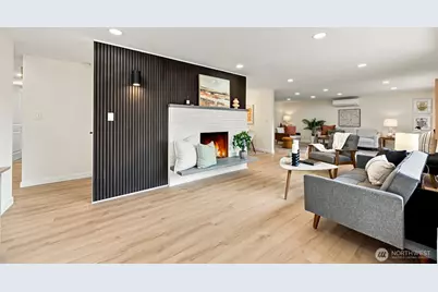 2538 NE 107th Street, Seattle, WA 98125 - Photo 2