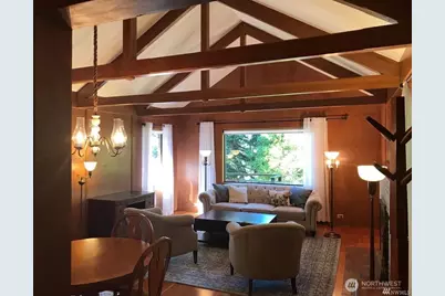 3222 30th Avenue W, Seattle, WA 98199 - Photo 2