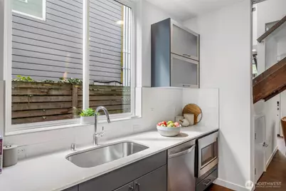1415 E Fir Street, Seattle, WA 98122 - Photo 16