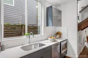 1415 E Fir St, Seattle, WA 98122 - Photo 16