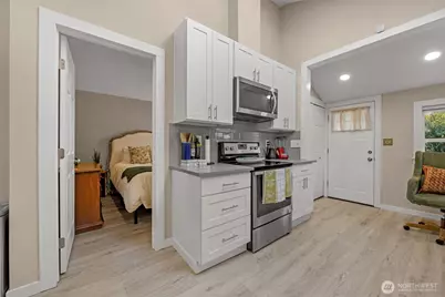 2430 Oakes Avenue, Everett, WA 98201 - Photo 12