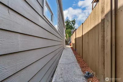 2430 Oakes Avenue, Everett, WA 98201 - Photo 22