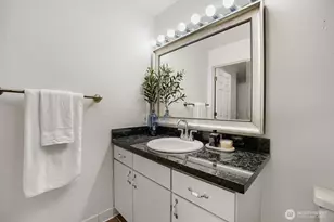 115 W Galer St, Seattle, WA 98119 - Photo 12