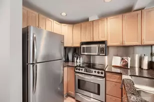 115 W Galer St, Seattle, WA 98119 - Photo 6