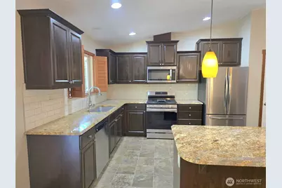 714 Tipsoo Loop S, Rainier, WA 98576 - Photo 6