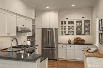 716 15th Avenue E, Seattle, WA 98112 - Photo 16