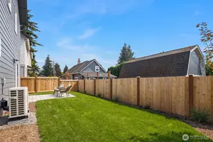 2402 Cleveland Ave, Everett, WA 98201 - Photo 4
