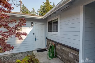 1925 NE 8th Ave, Oak Harbor, WA 98277 - Photo 4